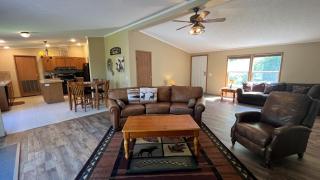 Acorn Acres Cabins Whitetail Run Cottage - Logan - 7
