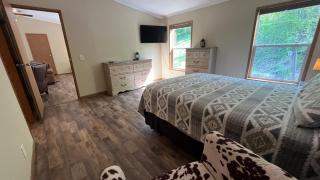 Acorn Acres Cabins Whitetail Run Cottage - Logan - 3