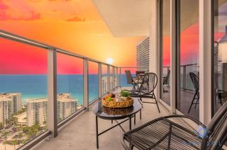 Luxury 2Br Front Ocean & Bay View, Amazing Pools - 5