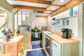 Historic Winter Harbor Cottage with Waterfront Views - Winter Harbor - 1
