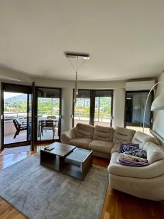 Emerald Skyline Apartment - Skopje - 9