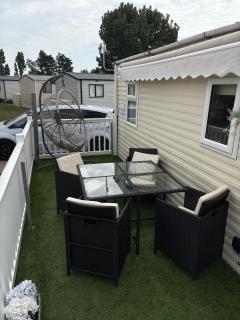 Bright Family Caravan with Deck & BBQ at Seawick Holiday Park, Clacton - 5