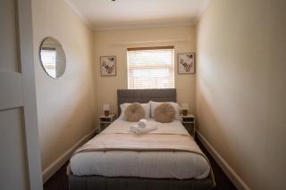 Daisy Guest House - Oldham - 5