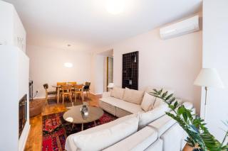 Maison Eleven Central 2BR with Balcony and Private Parking - Sarajevo - 5