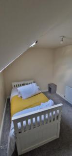 Lucruios villa room 4 - Hull - 1
