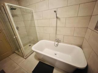 Thornhill Village estate Bendo - 9
