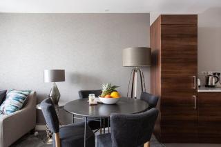 Luxury 5 Star I Heart of The City I Fabulous Views I Long Stay - Belfast - 4