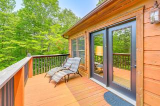 Blue Ridge Mtns Retreat with Views, 1 Mi to Parkway! - Ararat - 9