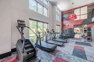 Close to 280 shopping restaurants Grandview Med Ctr - Birmingham - 3