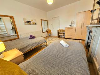 King's Cross & Angel Area, 4 Bedrooms Home with 7 beds & Private Rooftop - Walk to St Pancras International - Londra - 7