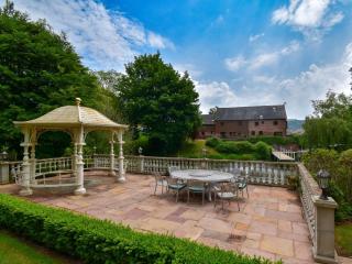 4 Bed in Bettws Cedewain 86784 - Bettws Cedewain - 0