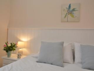 2 bed property in Shaftesbury 28678 - Sedghill - 1