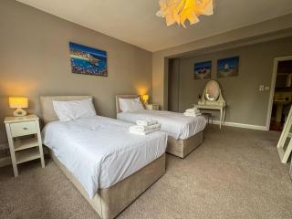 Seafront Beach House - 6