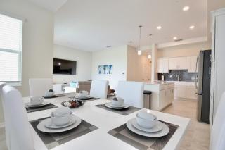 High End Apartment In Storey Lake Resort With Great Amenities 10 Miles To Disney! - Kissimmee - 1