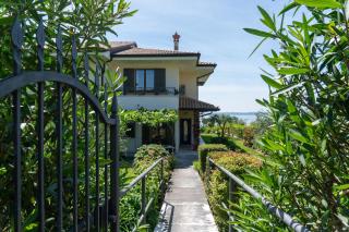 Ausblick Lazise Gardasee - Ferienhaus mit Seeblick, Infinity Pool, Garten und Garage - 9