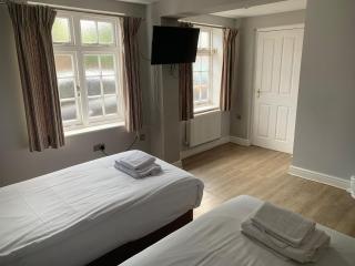 The George Hotel - Henfield - 6