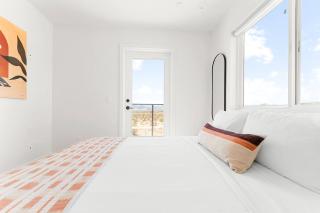 3-Story Container Home | Pool • Spa • Rooftop Deck - Joshua Tree - 6