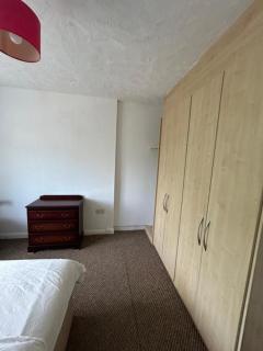 Entire 2-Bedroom House Dudley - Sedgley - 6
