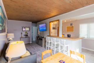 Cozy Ocean Beach Cottage Separate Entry - 4