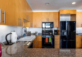 Modern Loft, Quiet, WiFi, Cable, Parking - 9