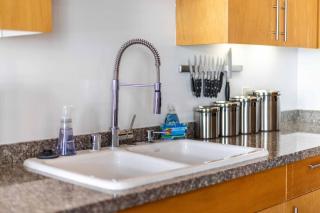 Modern Loft, Quiet, WiFi, Cable, Parking - 1