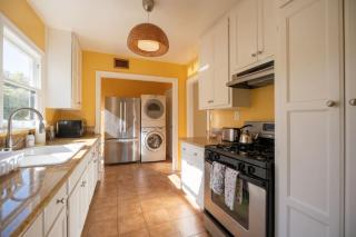 Tranquil Comfortable 2BR Home Mid Wilshire - 4