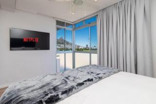 2 Queen Bed, Sea Views, Promenade, Fast Wifi - 6