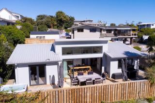 Idyllic Getaway - modern and stylish with private spa - Taupo - 9