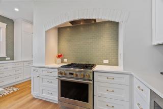 Blissful South Hill Retreat - 3