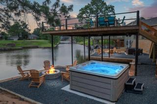 Luxury Waterfront Family Retreat - 6