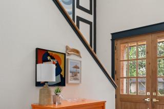 Luxury Waterfront Family Retreat - 5