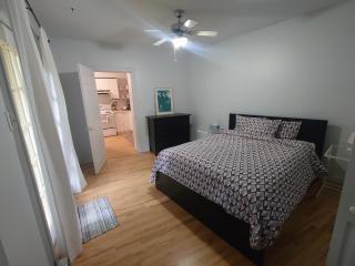 Charming Brick Walled Apartment in Central Quebec City Walk Everywhere - Québec - 3