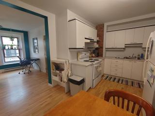 Charming Brick Walled Apartment in Central Quebec City Walk Everywhere - Québec - 6