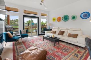 Big Group Retreat on Cedar Creek Canal 36 Guests - 7