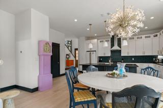 Big Group Retreat on Cedar Creek Canal 36 Guests - 1