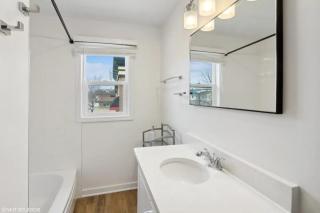 Charming and Modern 2BR in the Heart of Ottawa - 2