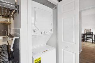 Charming and Modern 2BR in the Heart of Ottawa - 1