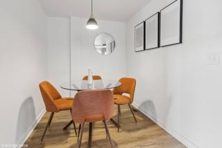 Charming 4BR Retreat in the Heart of Ottawa - 2