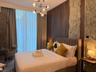 Stylish 2BR - Burj Khalifa - Waterfront View - Fully Furnished - 8