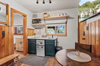 Timber Lodge Cabin 6 - 9