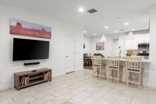 3 Br Sleeps 6 Fire Pit Putt Putt BBQ Workspace - Glendale - 2