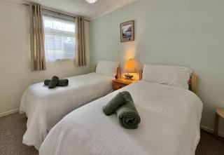 2 Bed Chalet with Amazing Views - 7