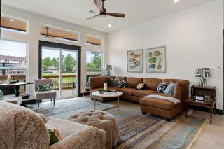 Luxury Family Retreat Water Views - 5