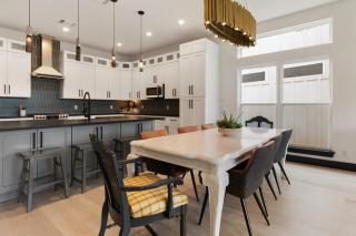 Luxury Family Retreat Water Views - 2