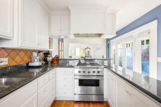 Quiet 5 Beds Kid-Friendly Mins to DTWN and Stanford - 7