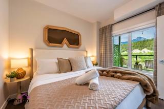 Apres Ski, DT, MtnView, TopFloor, AC, Sleeps 6 - 9
