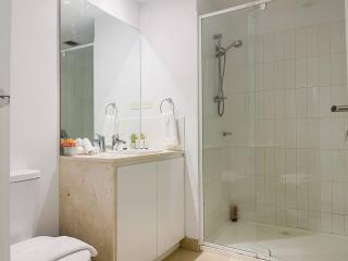 Private Apartment off Flinders St with Pool Parking and Gym - Melbourne - 2