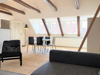 Spacious Apartment for 6 - 4
