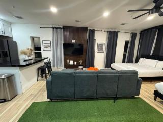 Modern Luxury Loft - Arlington - 2