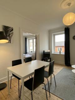 Central and Spacious Apartment for 6 - Esbjerg - 0